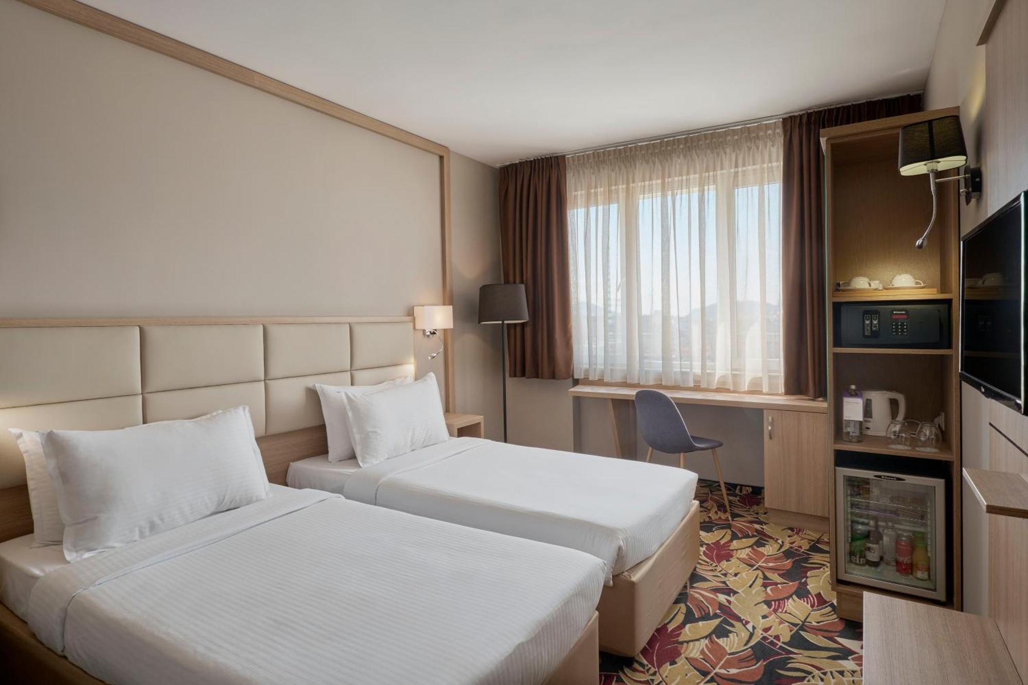 Radisson Hotel Plovdiv Exterior photo